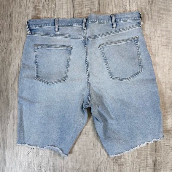 Old Navy Light Wash Destructed Slim Fit Jean Shorts Mens 38 High Rise Distressed - Picture 3 of 8